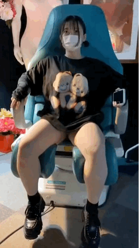 자동으로 벌려주는 의자